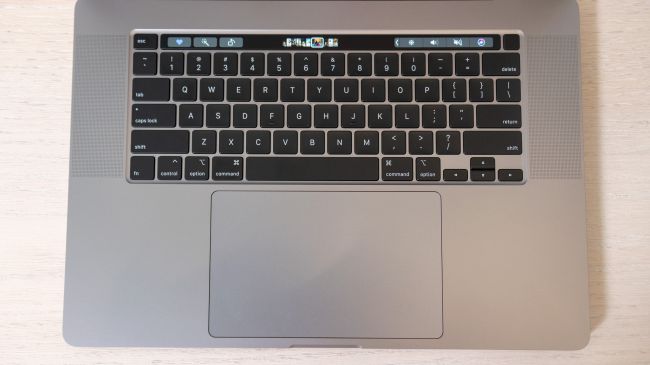 Bàn phím Magic mới trên Macbook Pro 16 inch 2019