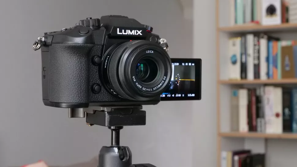 camera làm youtube Panasonic Lumix GH6