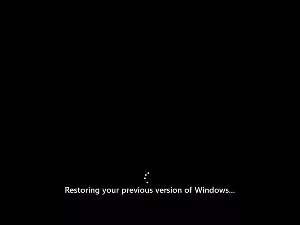 quá trình gỡ cài đặt Windows 11 sẽ bắt đầu